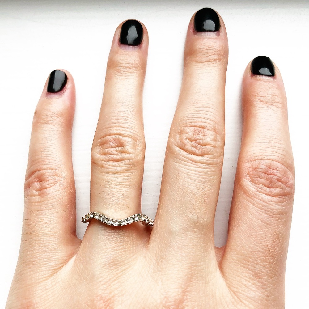 Thin & dainty curved silver and rhinestone ring
